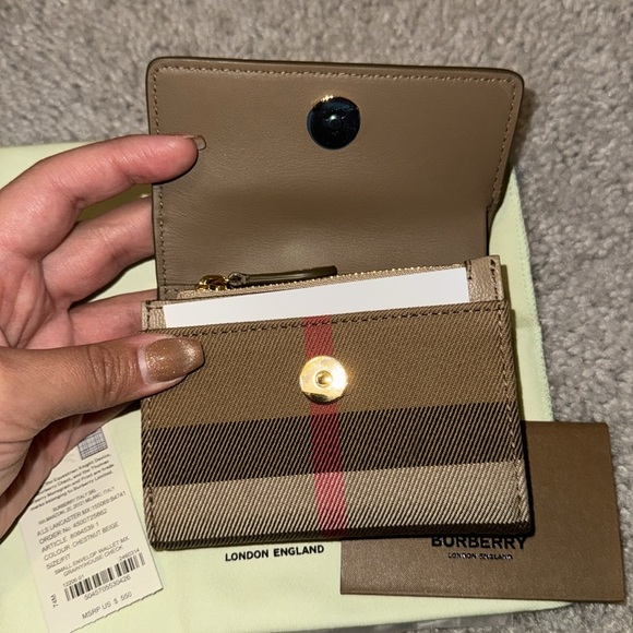 Burberry Chestnut Beige Compact Wallet! - Picture 4 of 7